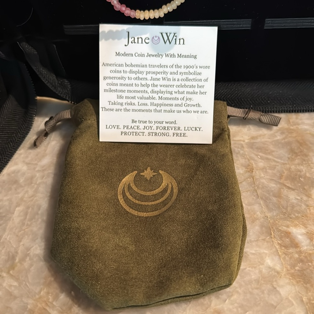 Jane Win
Modern Coin Jewelry with Meaning - Picture 4 of 4